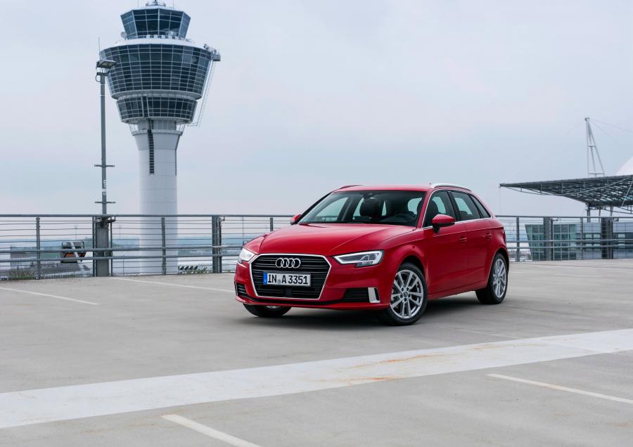  Audi A3 Sportback 2.0 TFSI (8V) 2016 года  (WW) (фото 14 из 19)